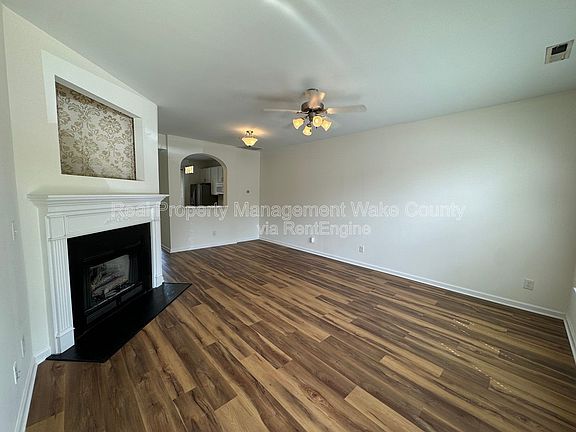 4th image of 416 Colwick Ln