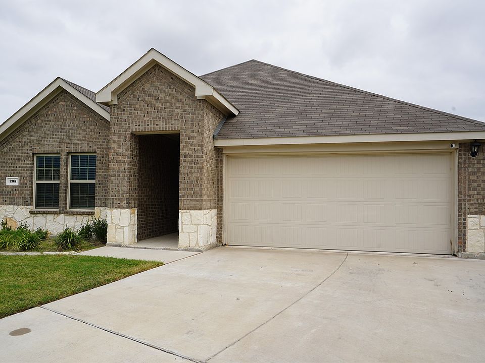 1st image of 205 Churchill Ct