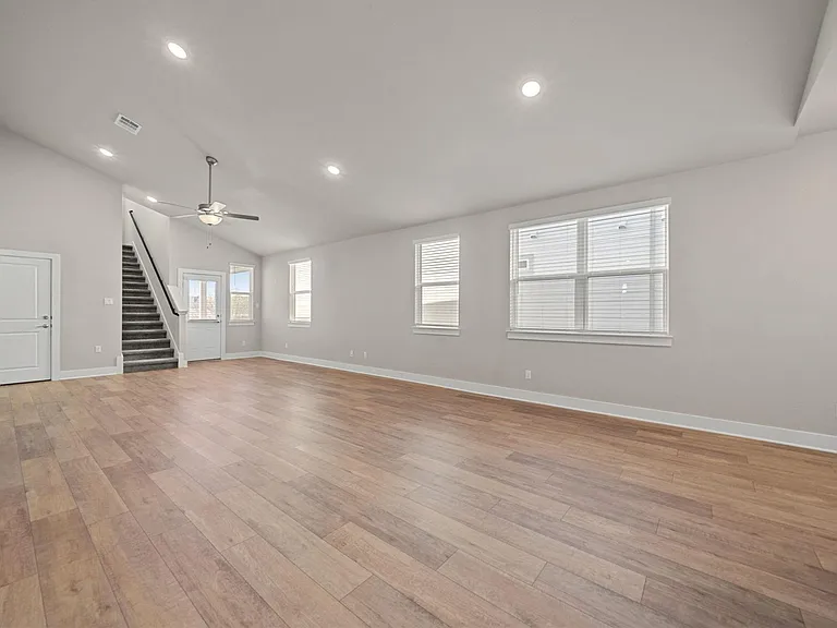 219 Pinnacle Ln — Photo 14