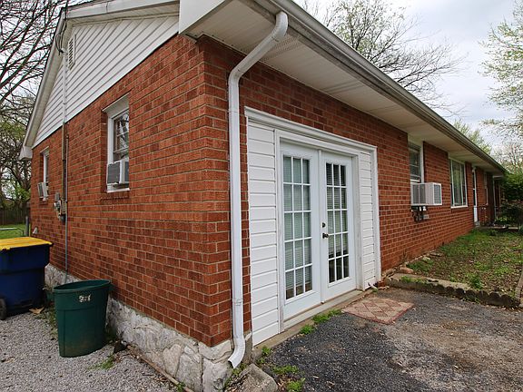 3rd image of 1236 N Lee Dr