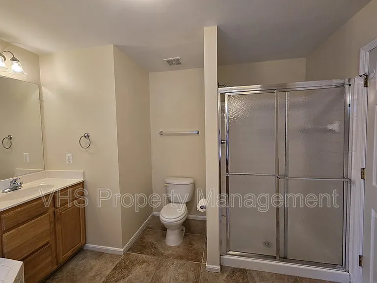 832 Fox Den Rd — Photo 33