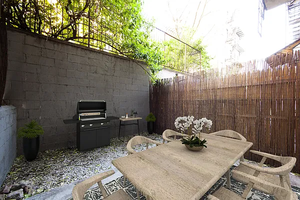 Rented by R New York | media 6