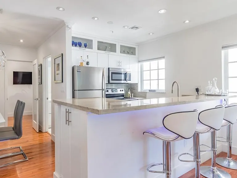 Kitchen/bar