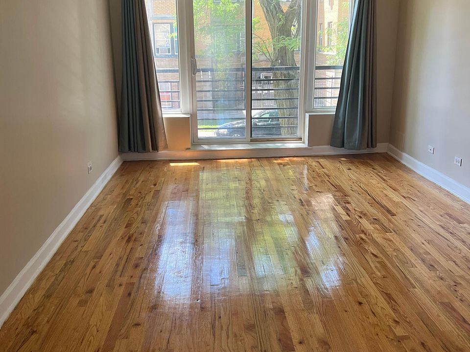 1st image of 2554 W Rosemont Ave APT 1