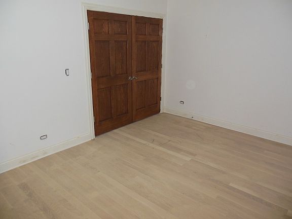 4th image of 2855 W Fullerton Ave