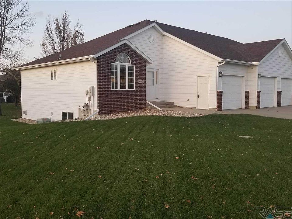 1st image of 602 W Coventary Cir