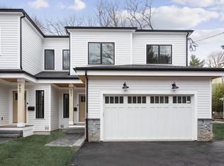 962 Walnut St, Newton Highlands, MA 02461