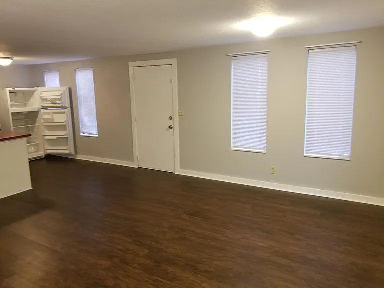 1441 S Carson Ave #A — Photo 5