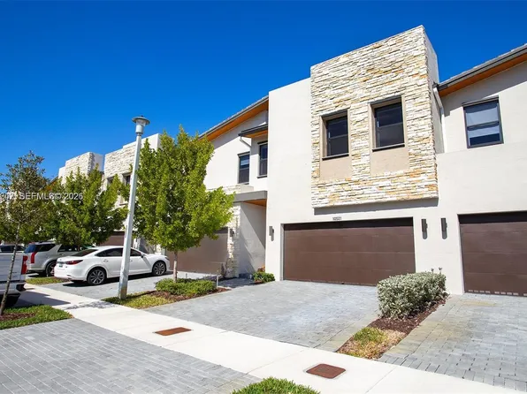 10521 NW 81st Ter, Doral, FL 33178