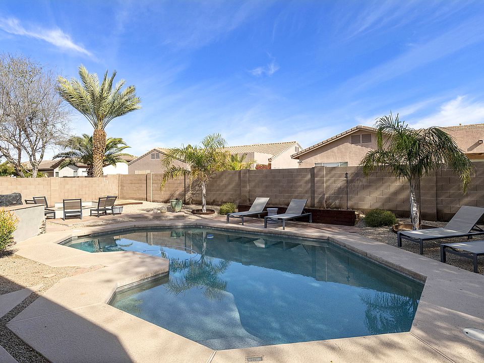 1st image of 442 W Carob Dr