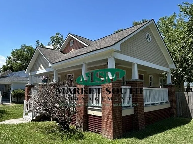 738 E Anderson St — Photo 2