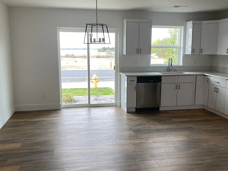 2805 W Marina Dr — Photo 3