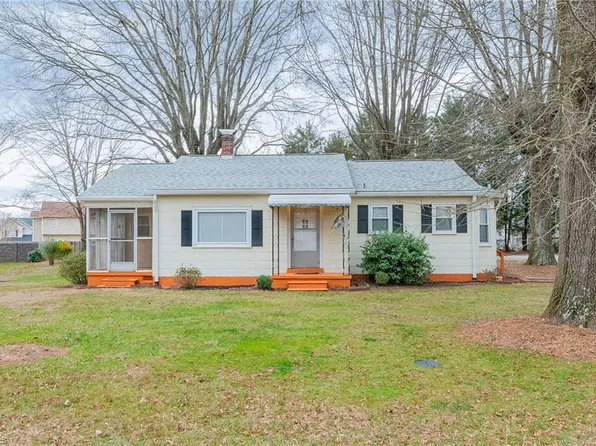 129 Hartley St, Winston Salem, NC 27107
