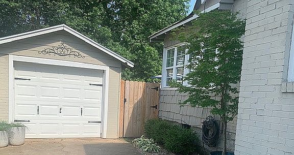 3rd image of 47 Hiland Dr