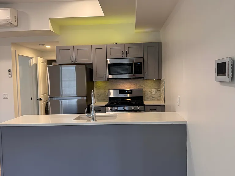 95 Troup St #5 — Photo 14