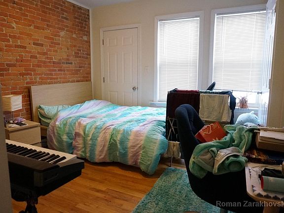 4th image of 25 Aspinwall Ave #5A