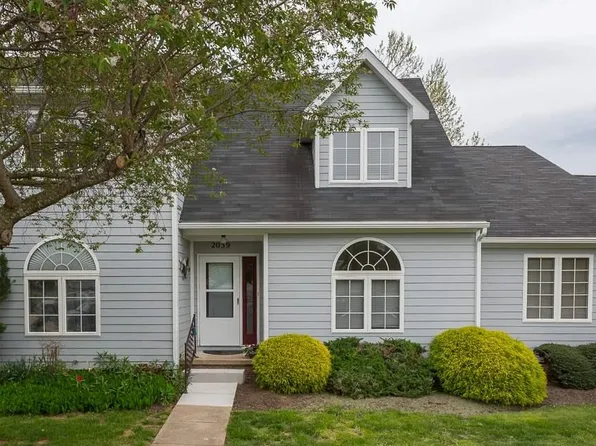 2039 Hampton Dr, Waynesboro, VA 22980