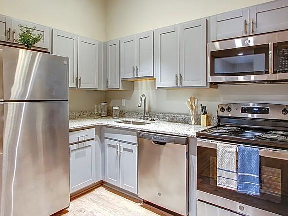 3rd image of 554 Rutledge Ave #E1ece28a9