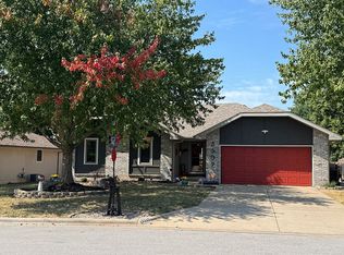 5509 S Stonegate Ave, Springfield, MO 65810