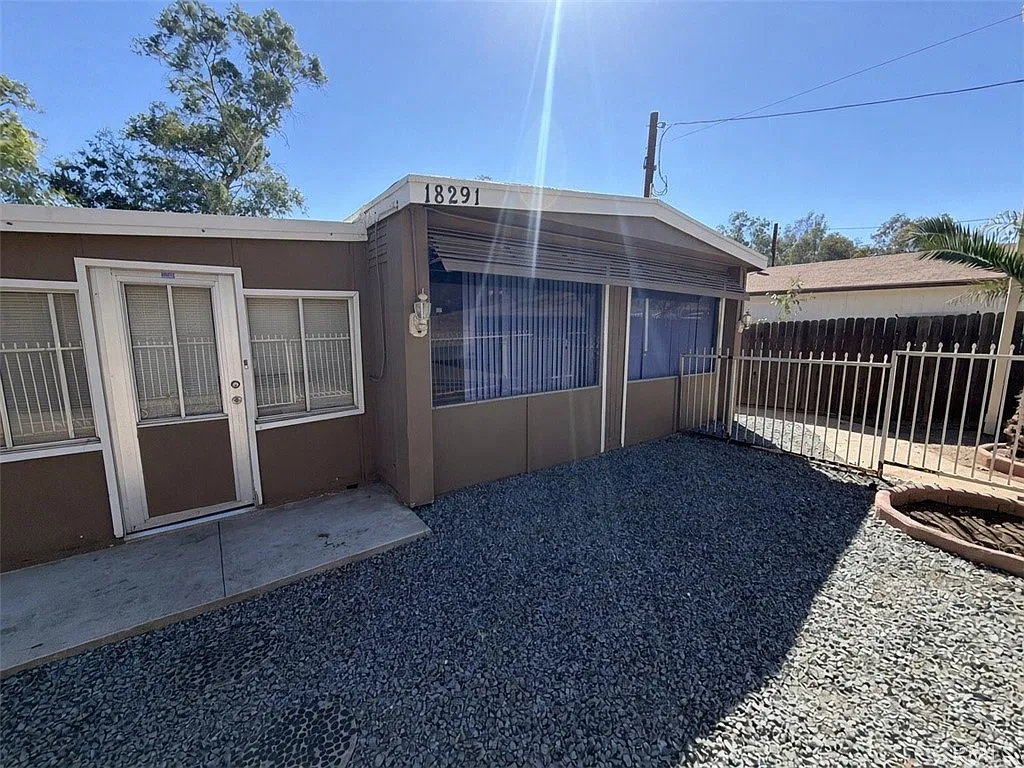 2 bed, 1060 sqft, $2,250 — Photo 2