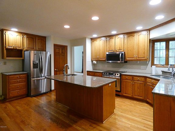 4th image of 11106 Bridlewood Trl