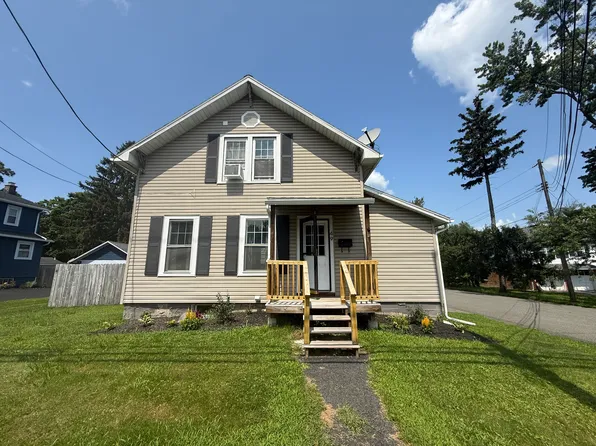 49 Kunker Ave, Latham, NY 12110
