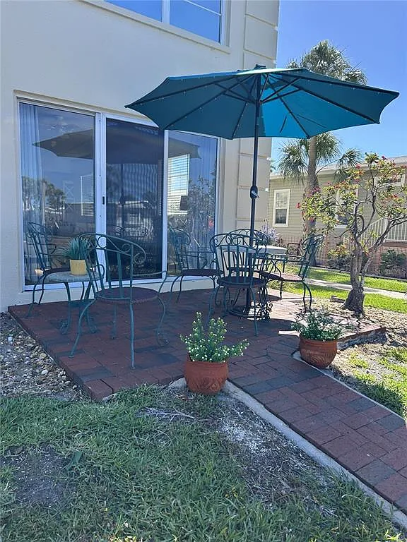 2 bed, 2.0 bath, 1085 sqft, $4,500 — Photo 2