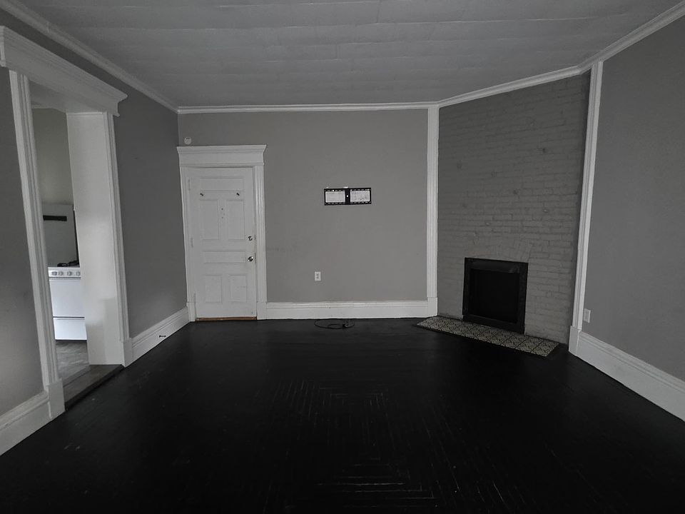 1st image of 124 Kingsboro Ave #1