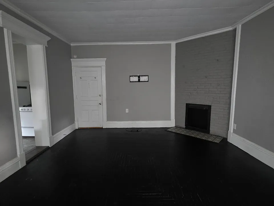 124 Kingsboro Ave #1
