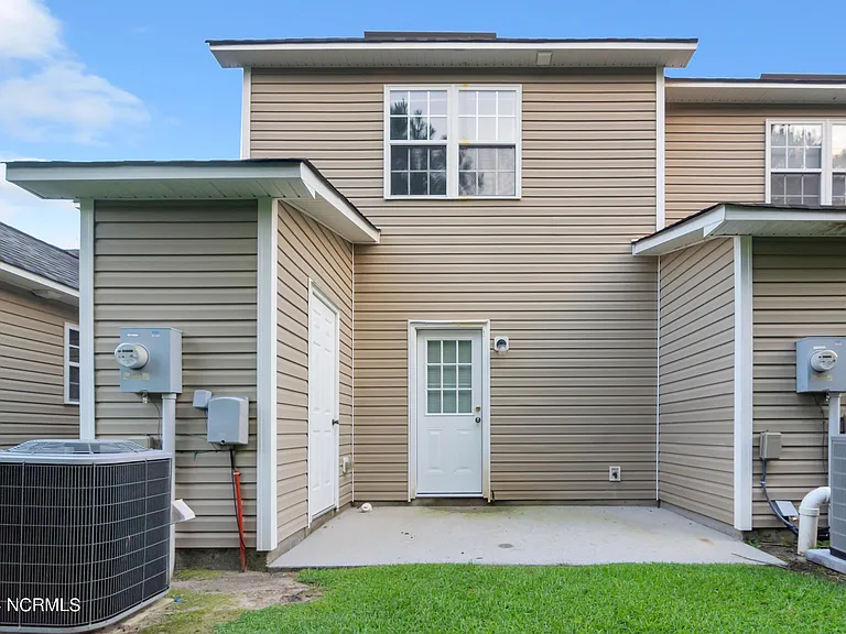 802 Springwood Dr — Photo 15