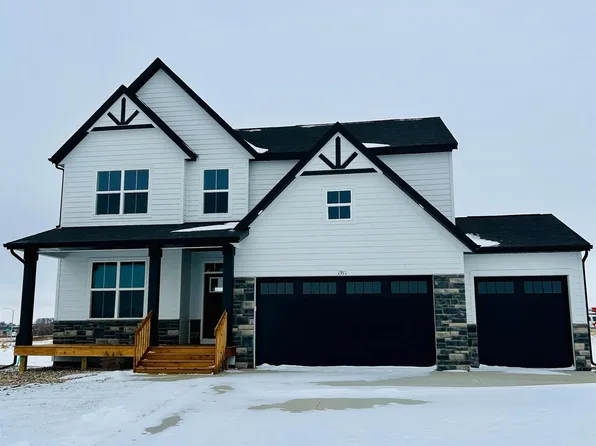 1911 N Valley View Rd, Sioux Falls, SD 57107