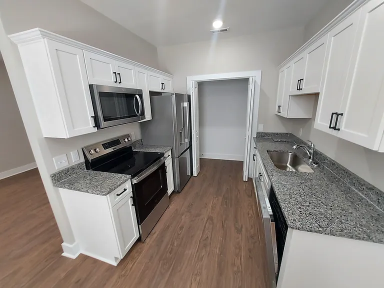 542 Wallburg High Point Rd #B — Photo 3