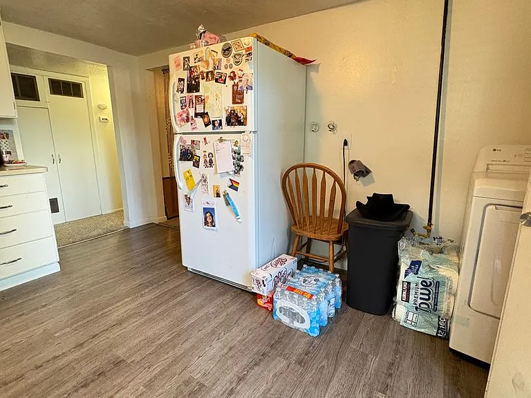 296 W Pages Ln — Photo 6