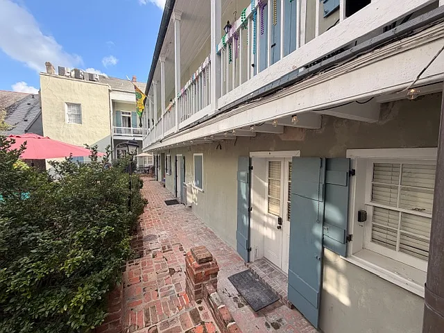617 Dauphine St #9 — Photo 4