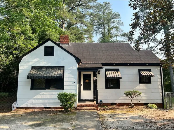 215 Windsor Dr, Fayetteville, NC 28301