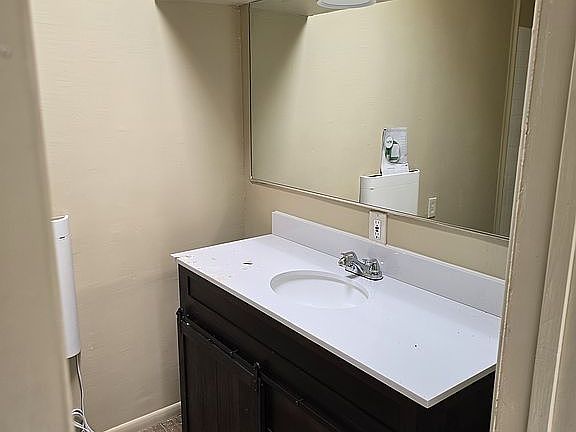 5th image of 9 Pond Rd