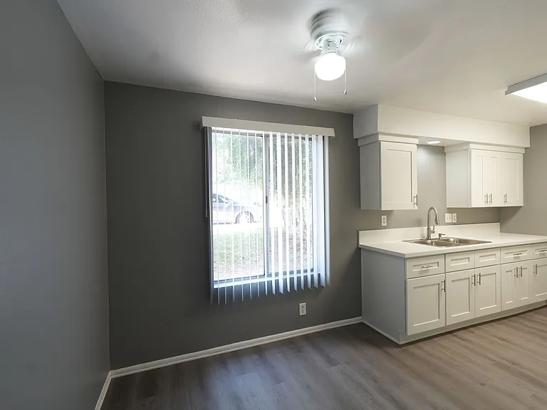 141 W Lambert Rd — Photo 13