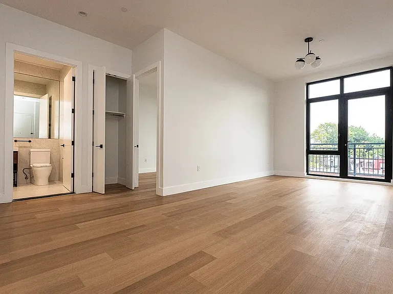 420 Gates Ave #3F — Photo 2