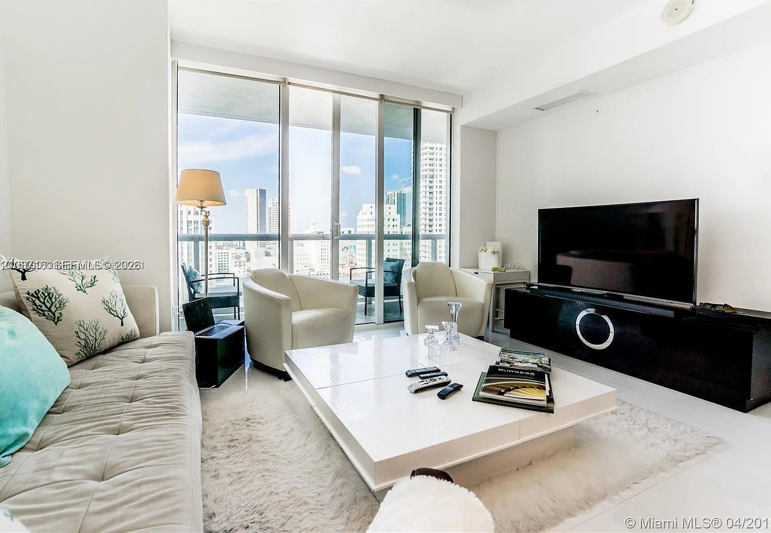 50 Biscayne Condo — Photo 1