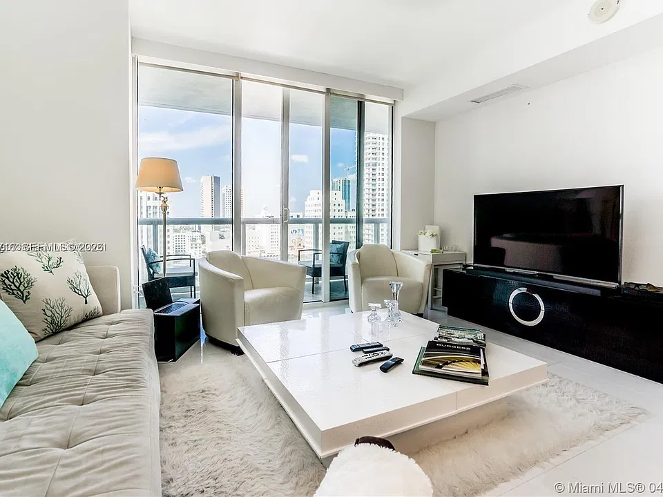 50 Biscayne Blvd #1807