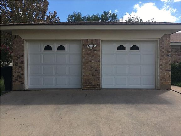 2nd image of 5249 Shady Glen Ln