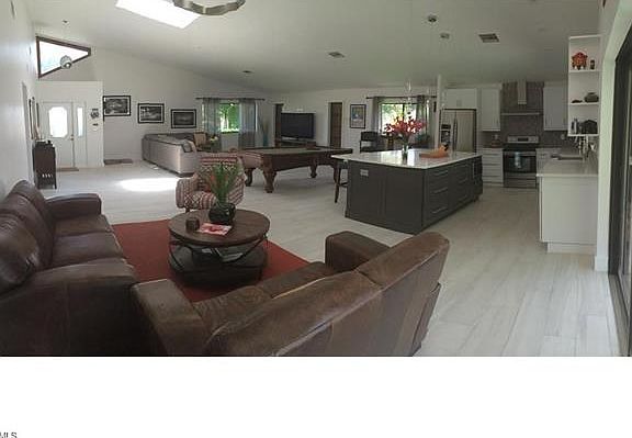 2nd image of 986 S Town And River Dr