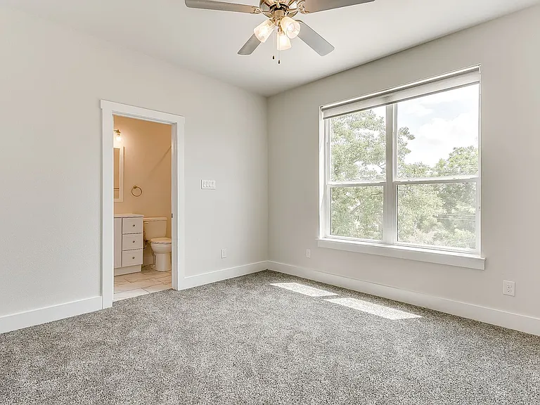 3133 Greene Ave #2028 — Photo 32