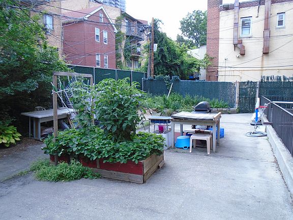 4th image of 7536 Grand Central Pkwy #1