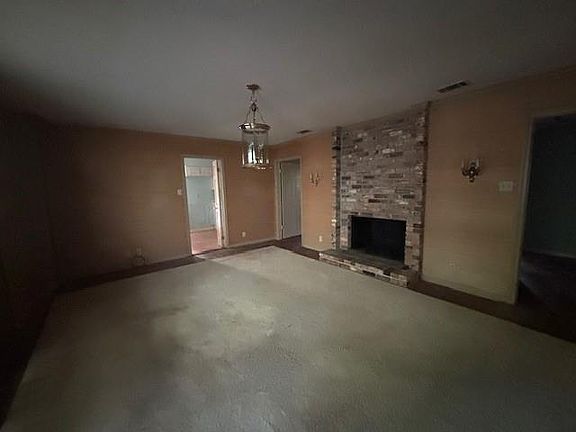 5th image of 3729 Claridge Rd S