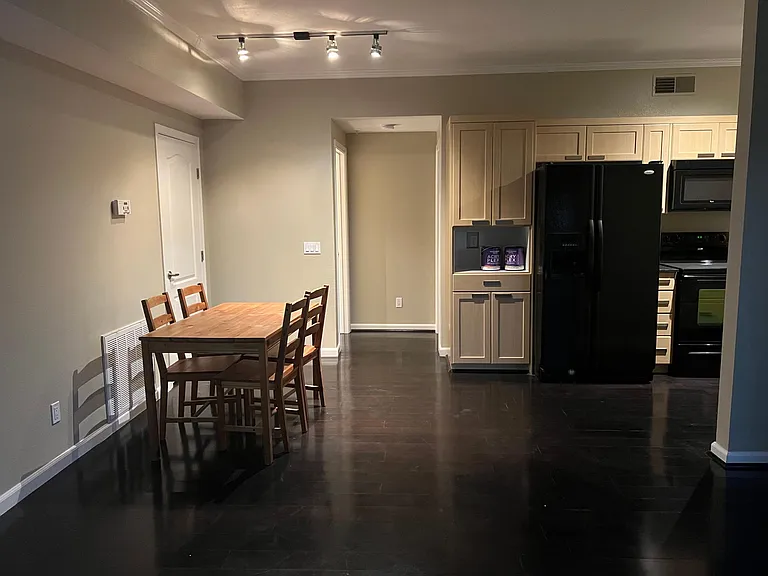 1818 Moore Blvd #220 — Photo 2