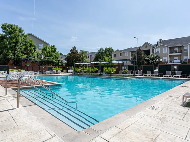 2 Luxurious Pools | Vie at University Downs