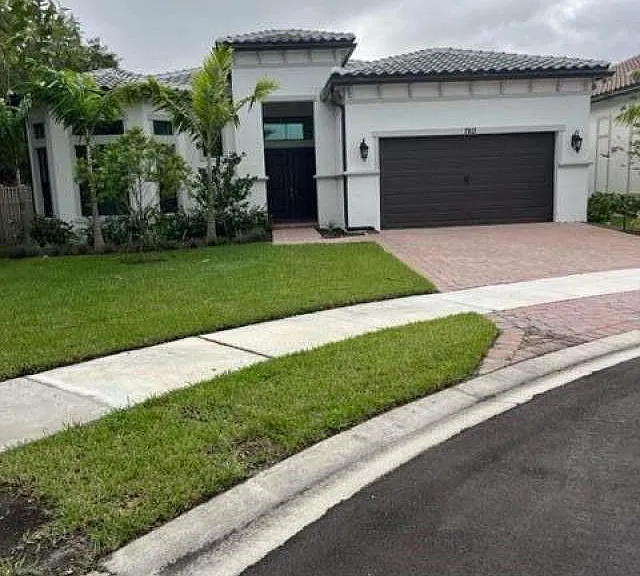 7813 Deer Lake Ct — Photo 1