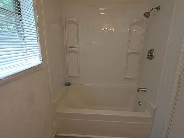 806 McCampbell St — Photo 8