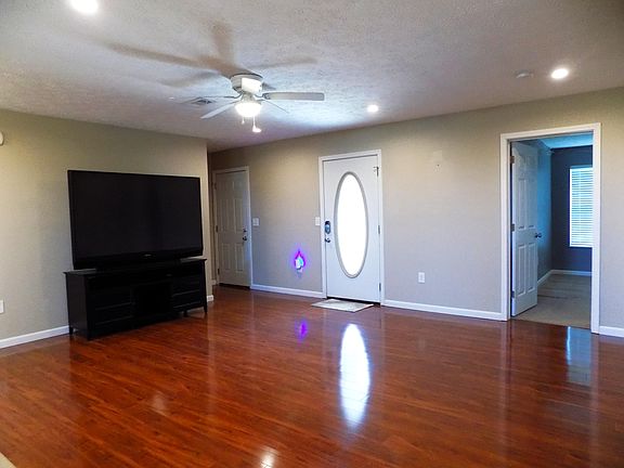 5th image of 642 Privet Dr